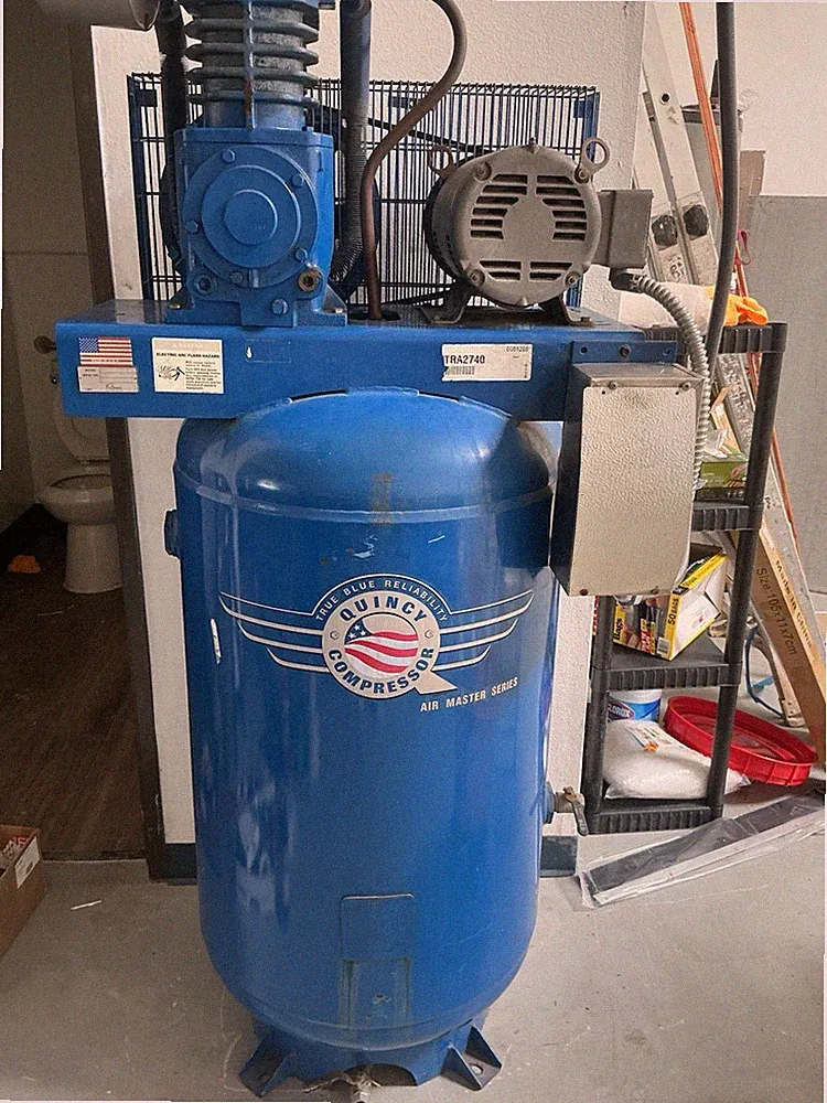 Quincy Air Master Series Reciprocating Air Compressor 80 gallon
